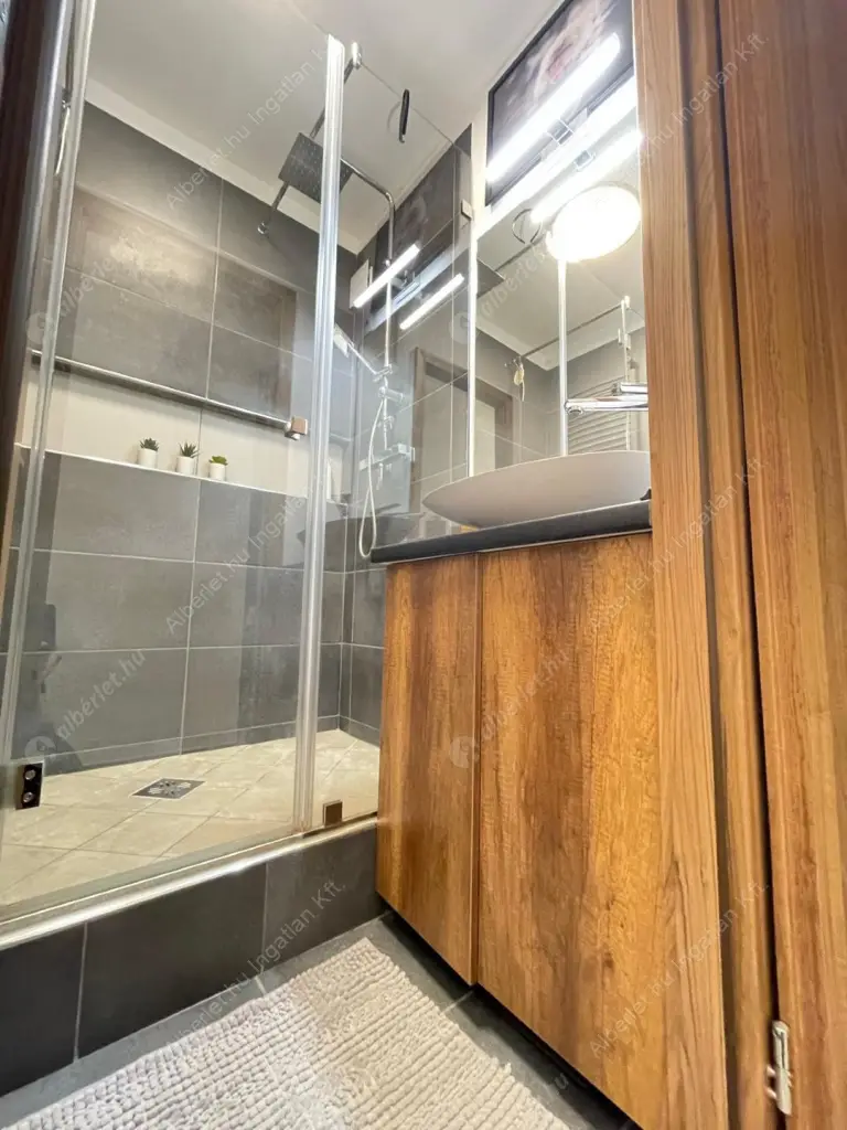 Kiadó albérlet 310000 Ft/hó áron: Budapest, XIII. kerület  Gidófalvy Lajos utca. Mérete: 71 nm, 3 szobás | Alberlet.hu - 6560920