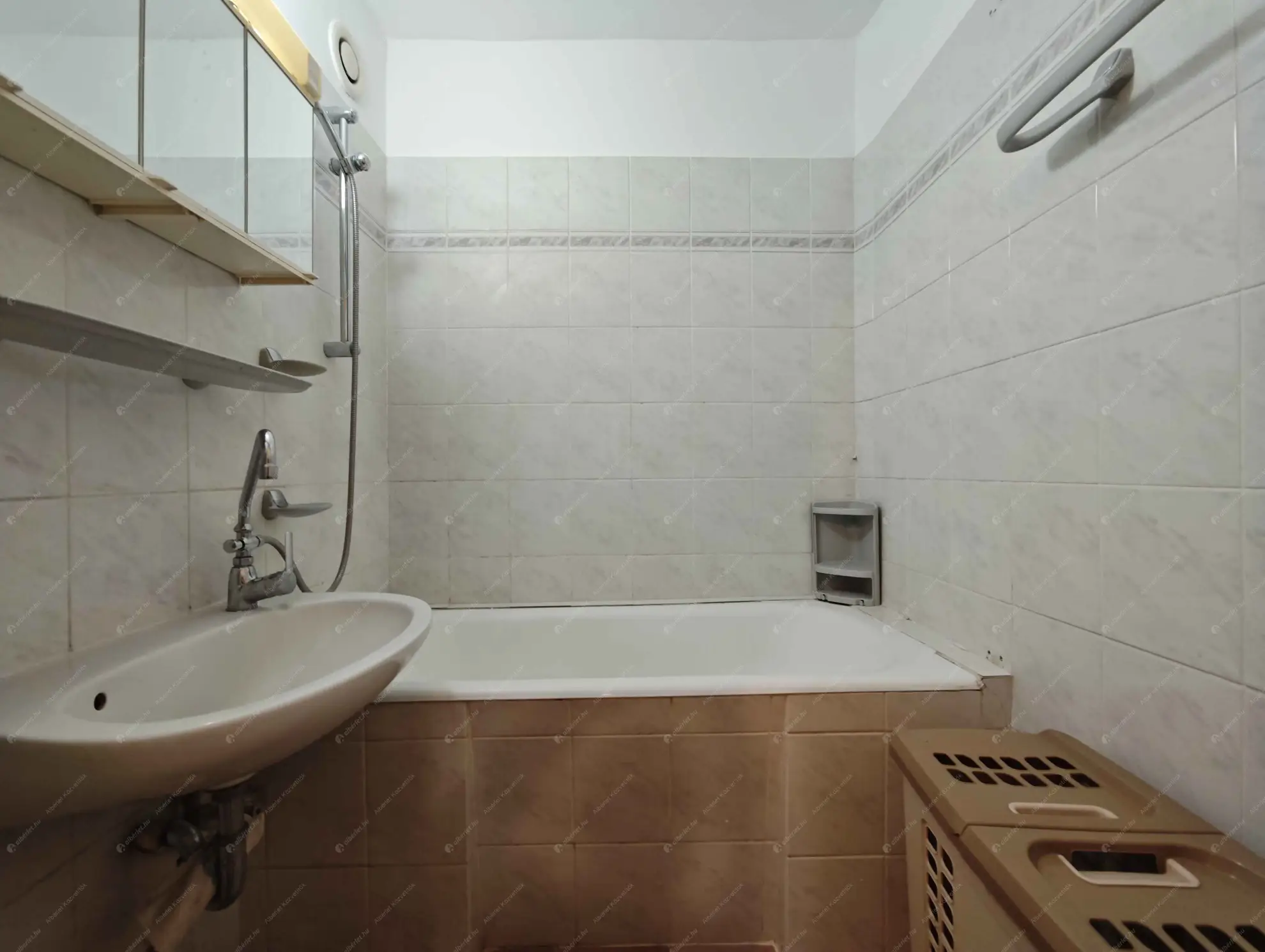 Kiadó albérlet 240000 Ft/hó áron: Budapest, XIII. kerület  Gogol utca. Mérete: 75 nm, 2 szobás | Alberlet.hu - 6596198