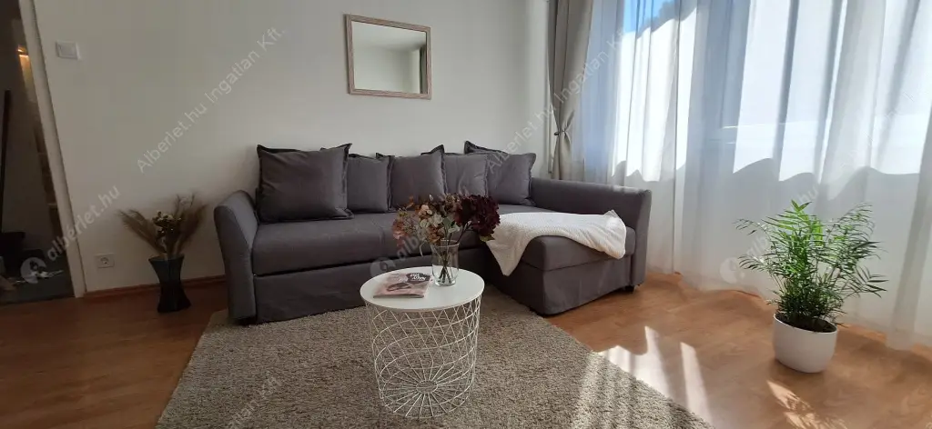 Kiadó albérlet 270000 Ft/hó áron: Budapest, XIII. kerület  Gyöngyösi utca. Mérete: 35 nm, 1 szobás | Alberlet.hu - 6539235