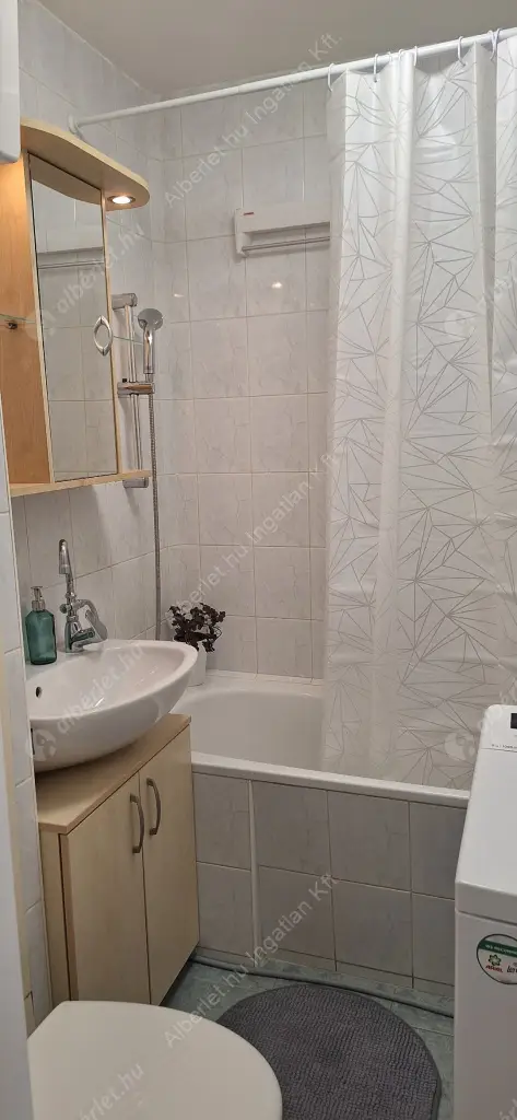 Kiadó albérlet 270000 Ft/hó áron: Budapest, XIII. kerület  Gyöngyösi utca. Mérete: 35 nm, 1 szobás | Alberlet.hu - 6539245