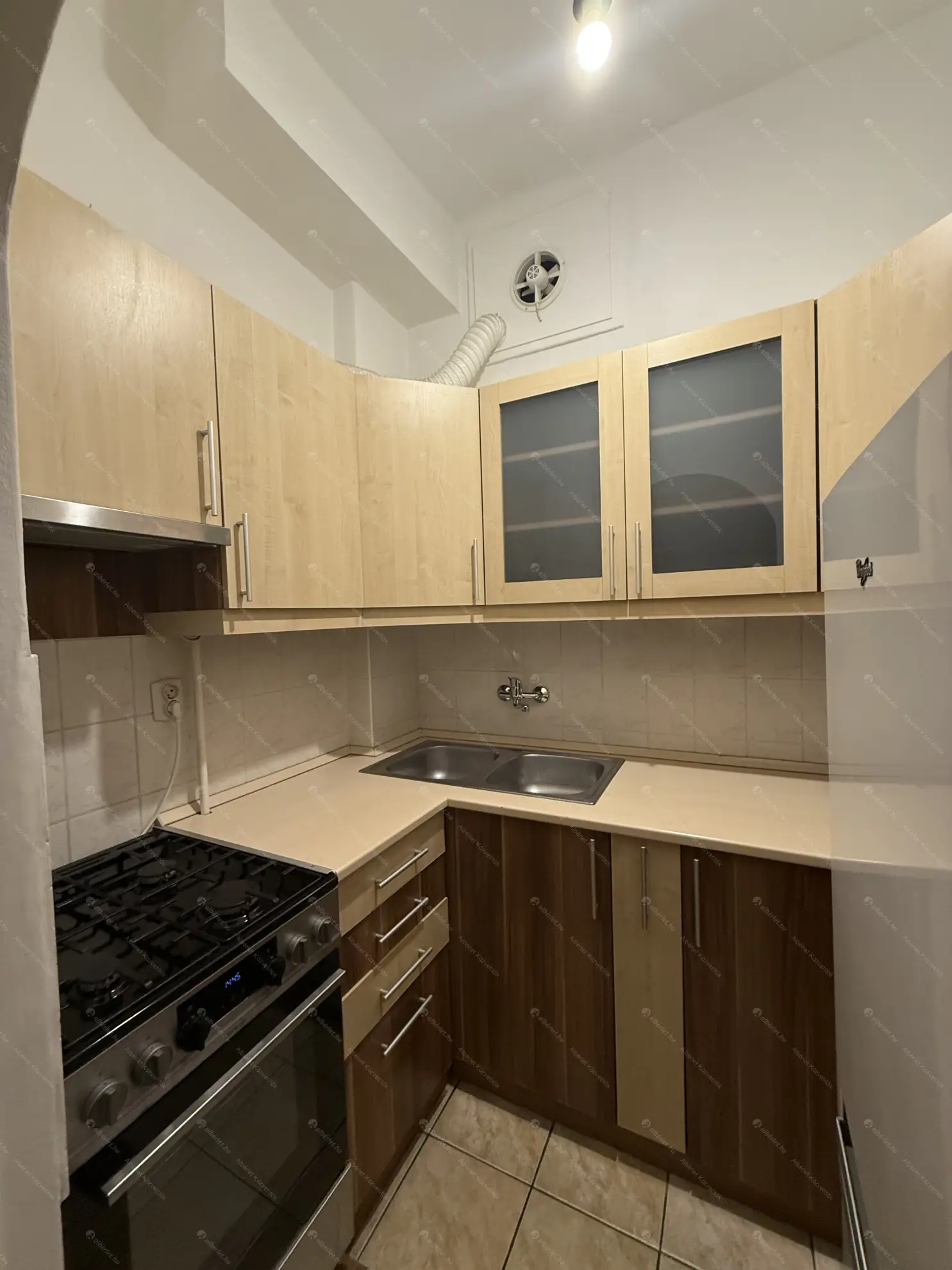 Kiadó albérlet 190000 Ft/hó áron: Budapest, XIII. kerület  Gyöngyösi utca. Mérete: 45 nm, 2 szobás | Alberlet.hu - 6630762