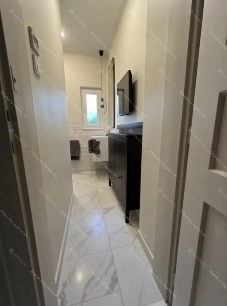 Kiadó albérlet 375000 Ft/hó áron: Budapest, XIII. kerület  Hegedűs Gyula utca. Mérete: 53 nm, 2 szobás | Alberlet.hu - 6689378