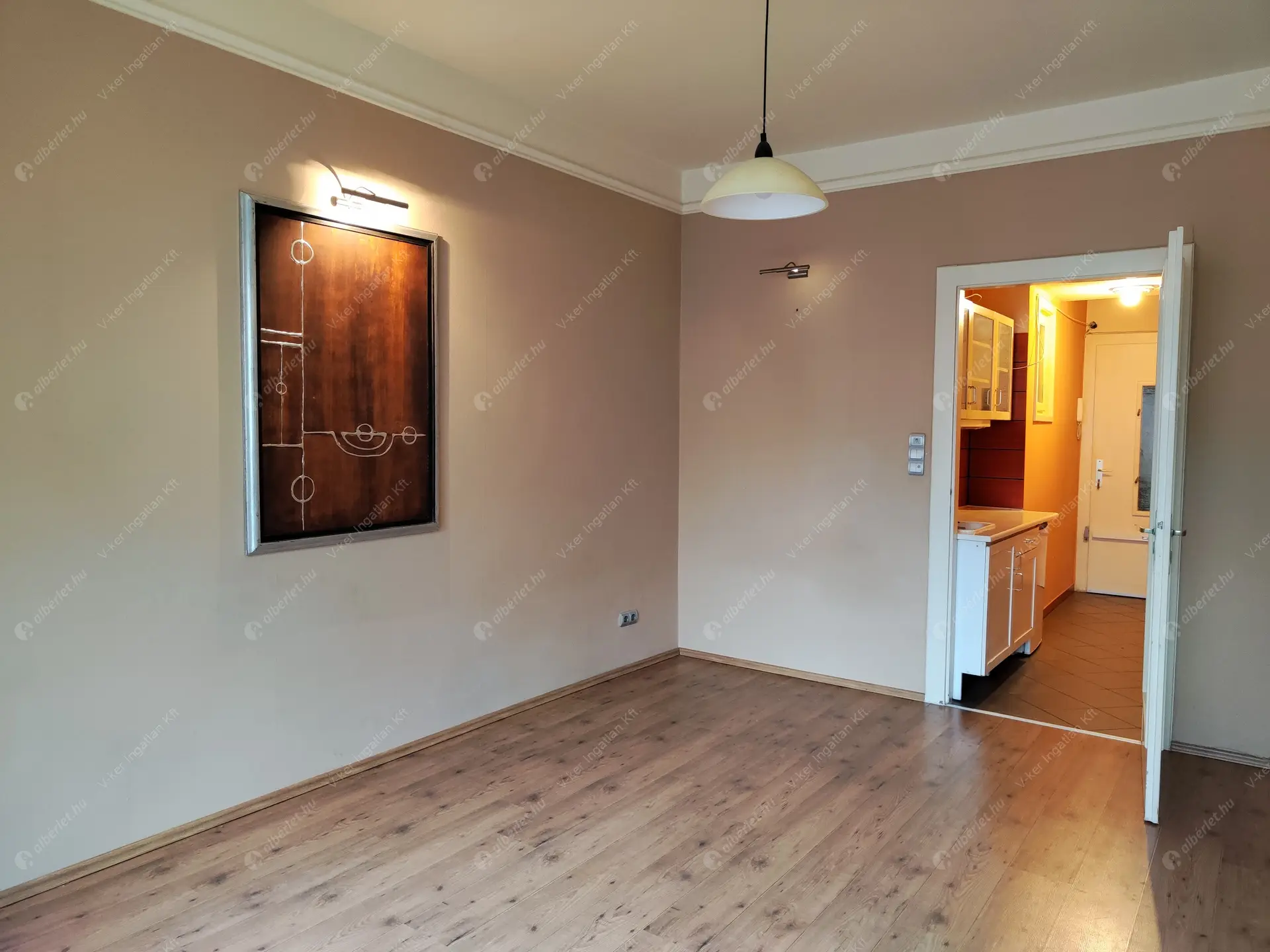 Kiadó albérlet 220000 Ft/hó áron: Budapest, XIII. kerület  Hollán Ernő utca. Mérete: 30 nm, 1 szobás | Alberlet.hu - 6158432