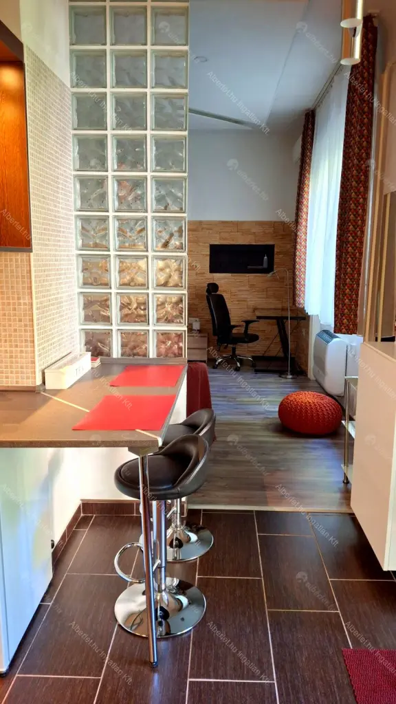 Kiadó albérlet 250000 Ft/hó áron: Budapest, XIII. kerület  Hollán Ernő utca. Mérete: 40 nm, 1 szobás | Alberlet.hu - 6660339