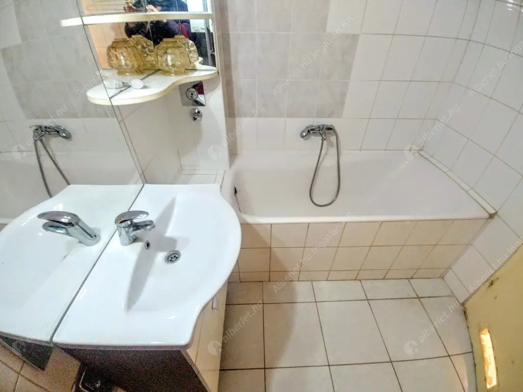 Kiadó albérlet 180000 Ft/hó áron: Budapest, XIII. kerület  Jász utca. Mérete: 45 nm, 1 szobás | Alberlet.hu - 6579569