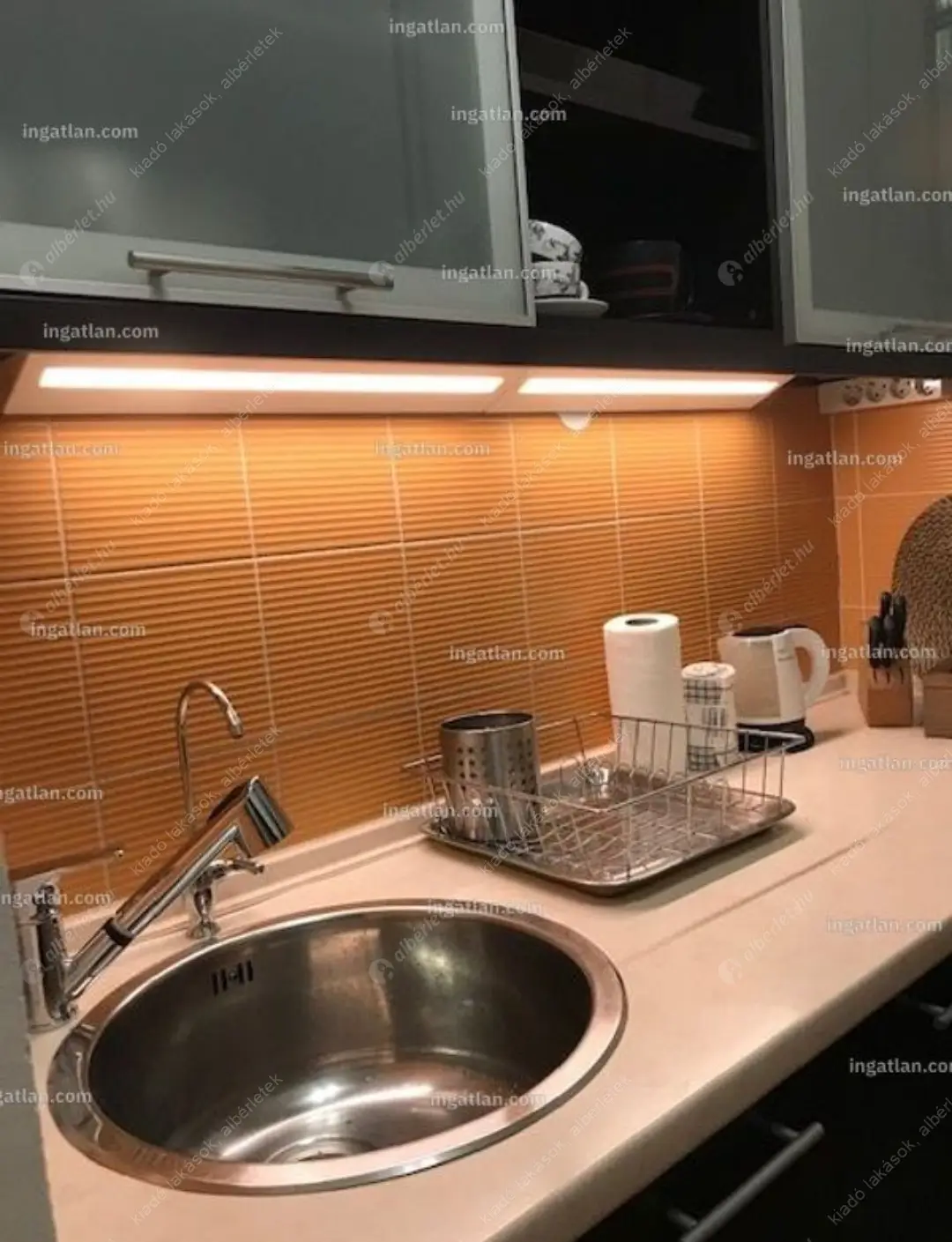 Kiadó albérlet 270000 Ft/hó áron: Budapest, XIII. kerület  Kádár utca. Mérete: 53 nm, 1 szobás | Alberlet.hu - 6621331