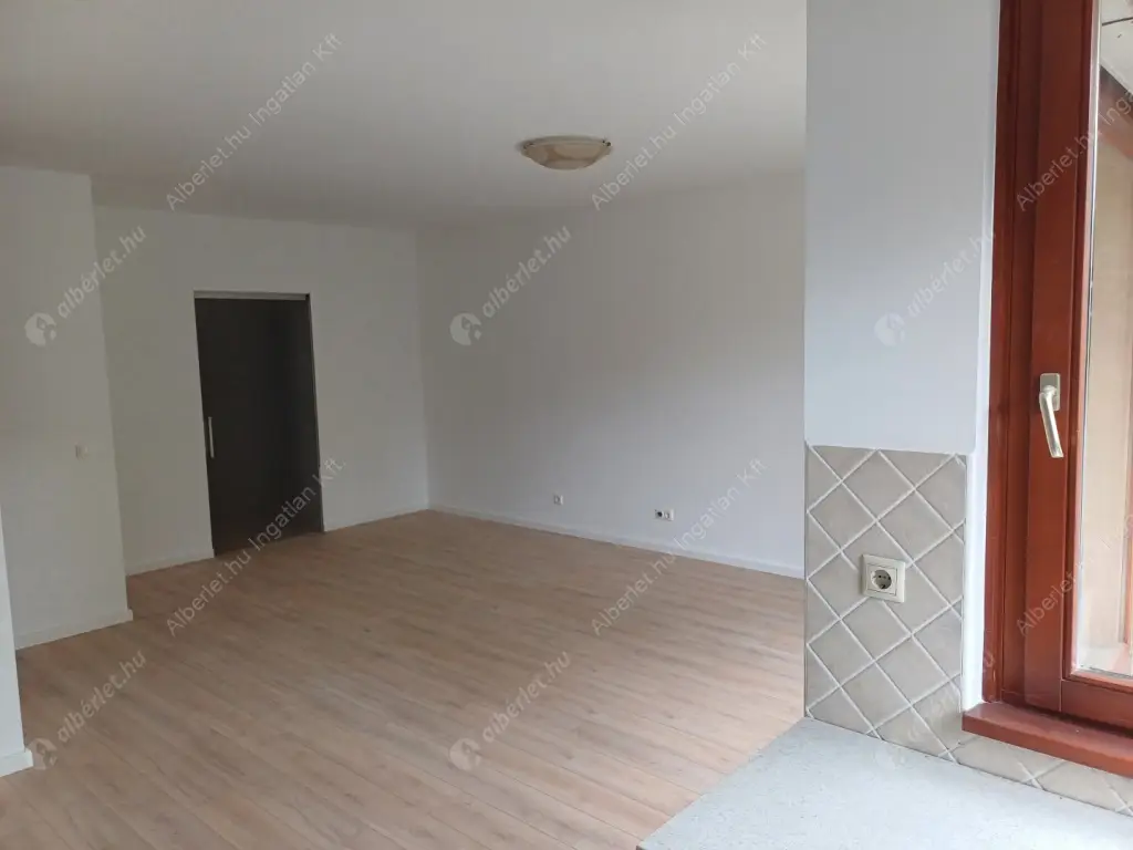 Kiadó albérlet 600000 Ft/hó áron: Budapest, XIII. kerület  Kárpát utca. Mérete: 108 nm, 4 szobás | Alberlet.hu - 6571678