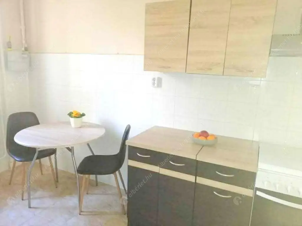 Kiadó albérlet 180000 Ft/hó áron: Budapest, XIII. kerület  Kárpát utca. Mérete: 35 nm, 1 szobás | Alberlet.hu - 6560473