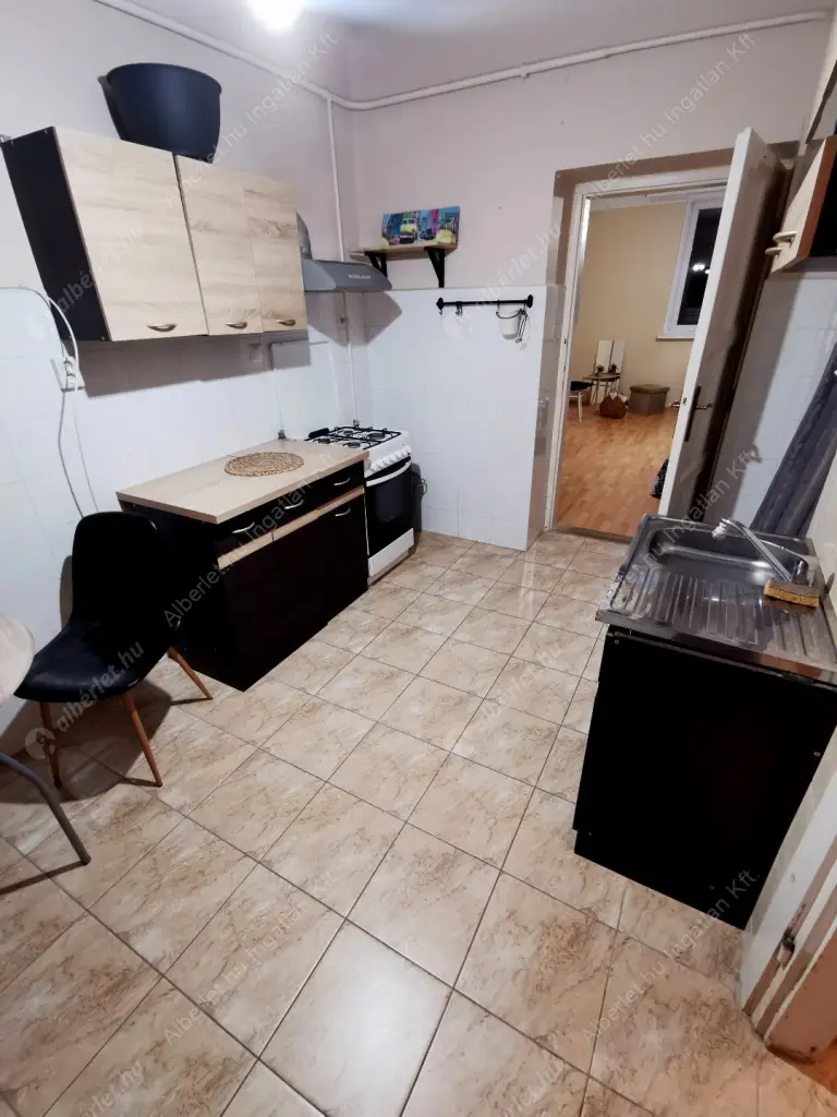 Kiadó albérlet 180000 Ft/hó áron: Budapest, XIII. kerület  Kárpát utca. Mérete: 35 nm, 1 szobás | Alberlet.hu - 6579750