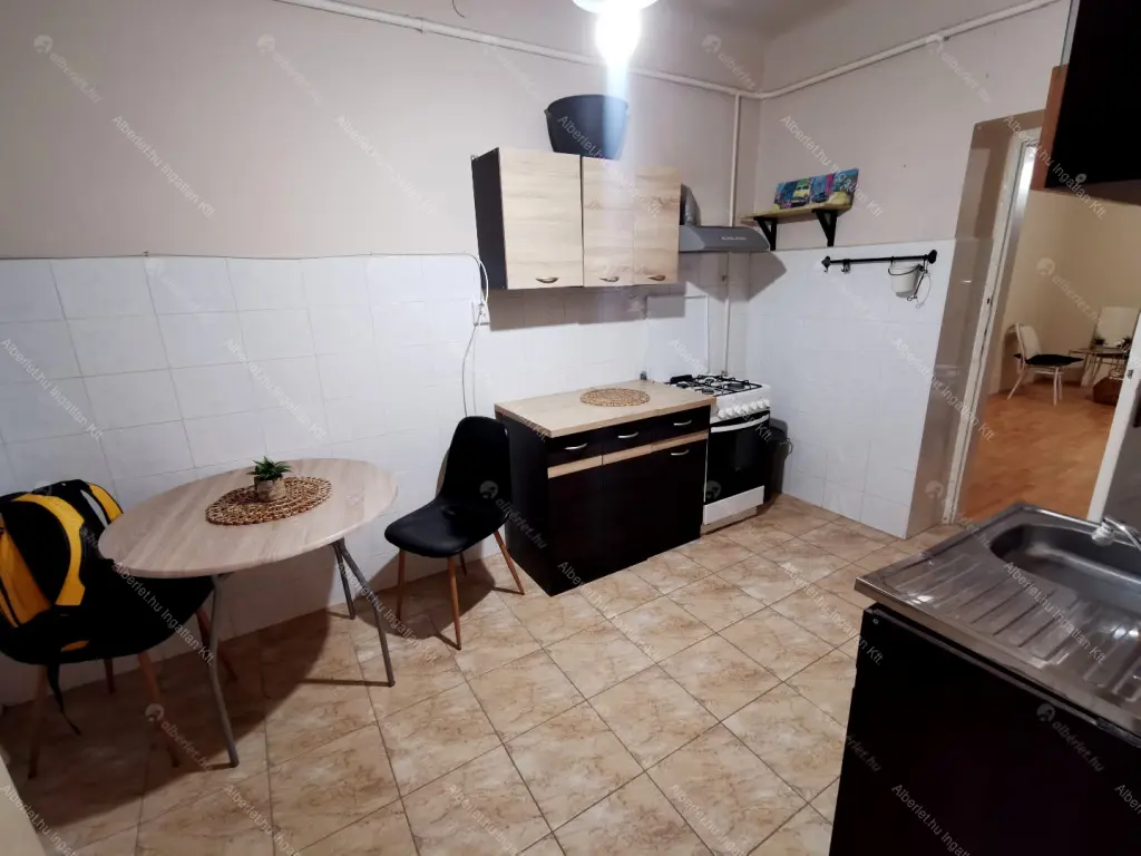 Kiadó albérlet 180000 Ft/hó áron: Budapest, XIII. kerület  Kárpát utca. Mérete: 35 nm, 1 szobás | Alberlet.hu - 6707240