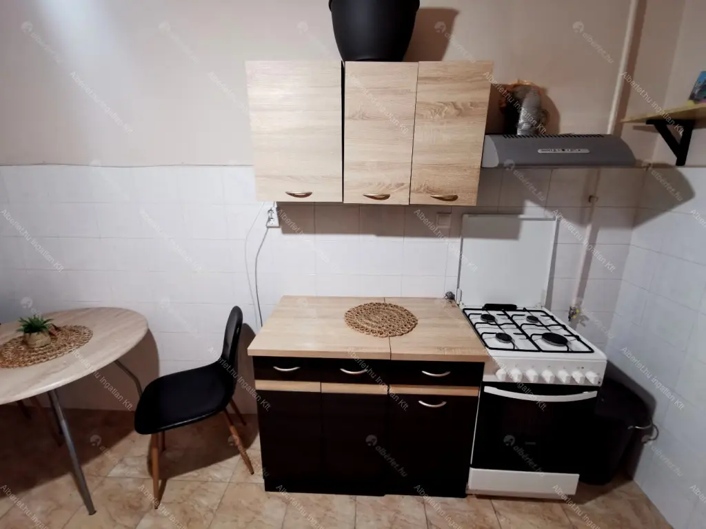 Kiadó albérlet 180000 Ft/hó áron: Budapest, XIII. kerület  Kárpát utca. Mérete: 35 nm, 1 szobás | Alberlet.hu - 6707242