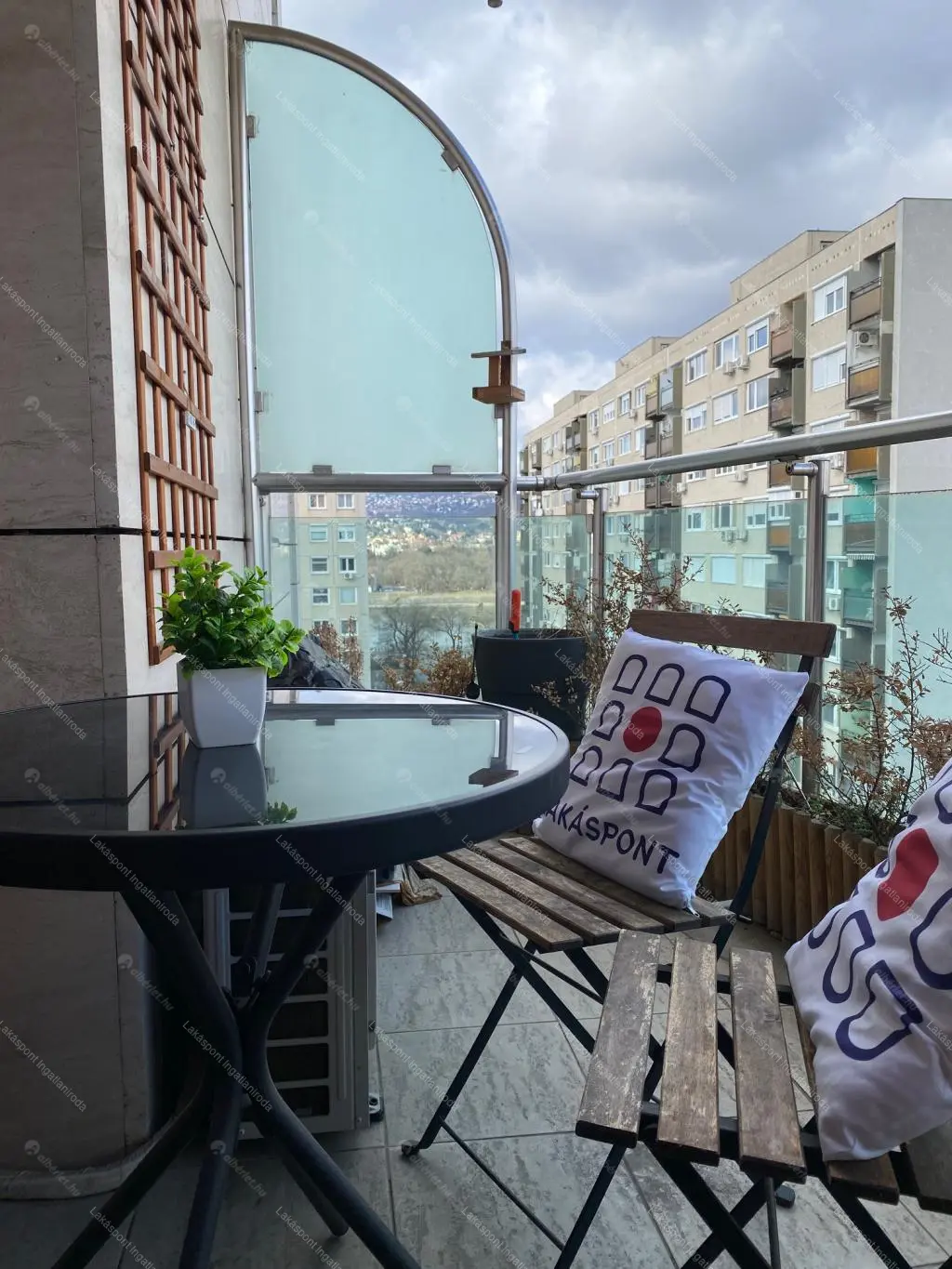 Kiadó albérlet 280000 Ft/hó áron: Budapest, XIII. kerület  Kárpát utca. Mérete: 45 nm, 1 szobás | Alberlet.hu - 6657826