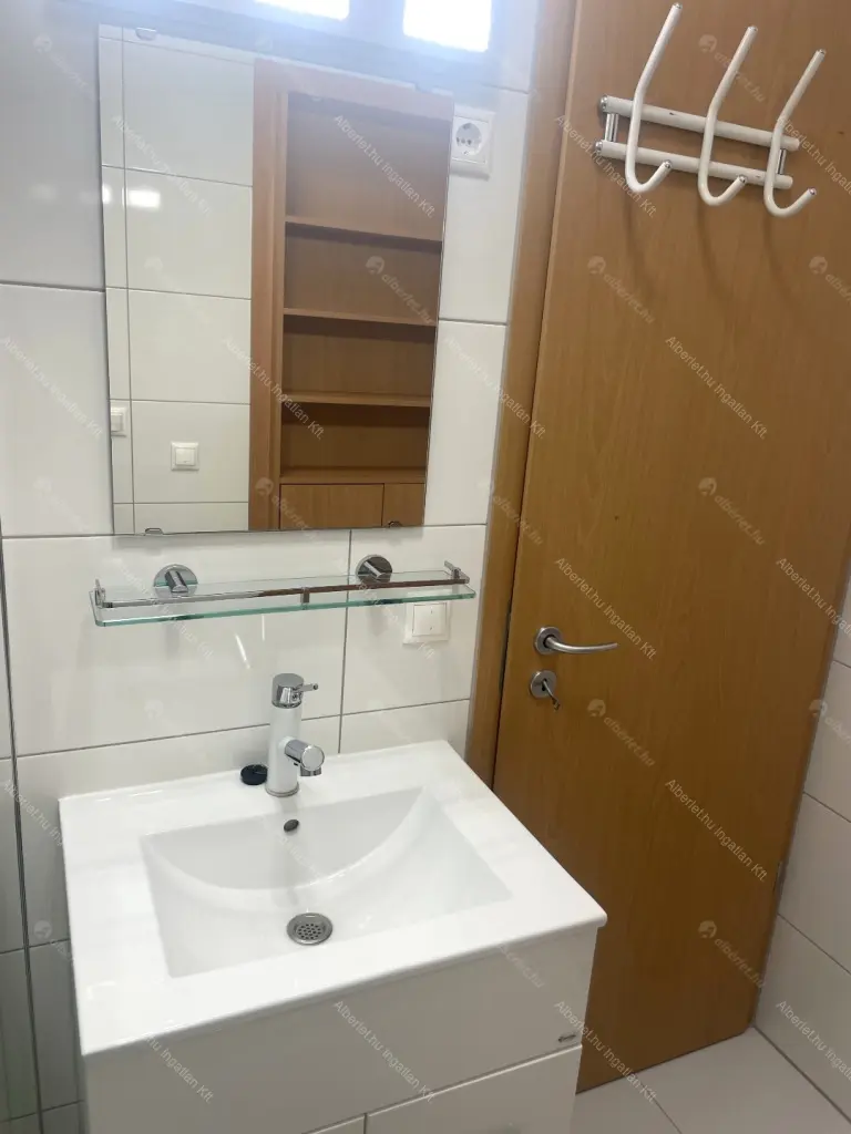 Kiadó albérlet 265000 Ft/hó áron: Budapest, XIII. kerület  Kárpát utca. Mérete: 45 nm, 2 szobás | Alberlet.hu - 6674890