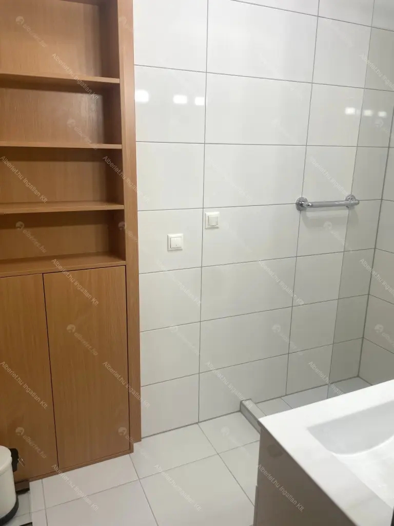 Kiadó albérlet 265000 Ft/hó áron: Budapest, XIII. kerület  Kárpát utca. Mérete: 45 nm, 2 szobás | Alberlet.hu - 6674892