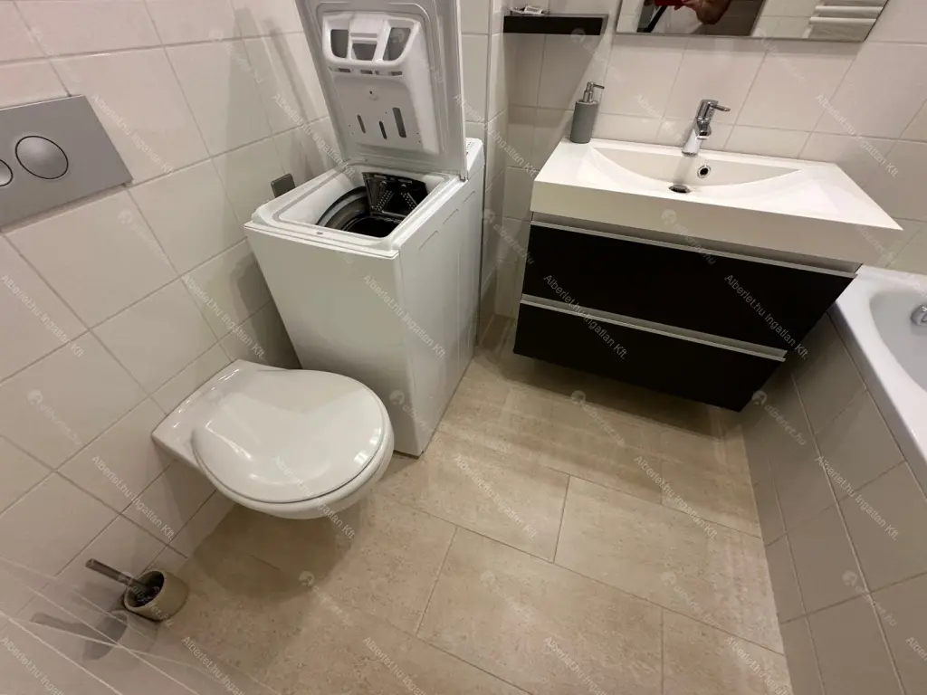 Kiadó albérlet 350000 Ft/hó áron: Budapest, XIII. kerület  Kárpát utca. Mérete: 68 nm, 3 szobás | Alberlet.hu - 6681588