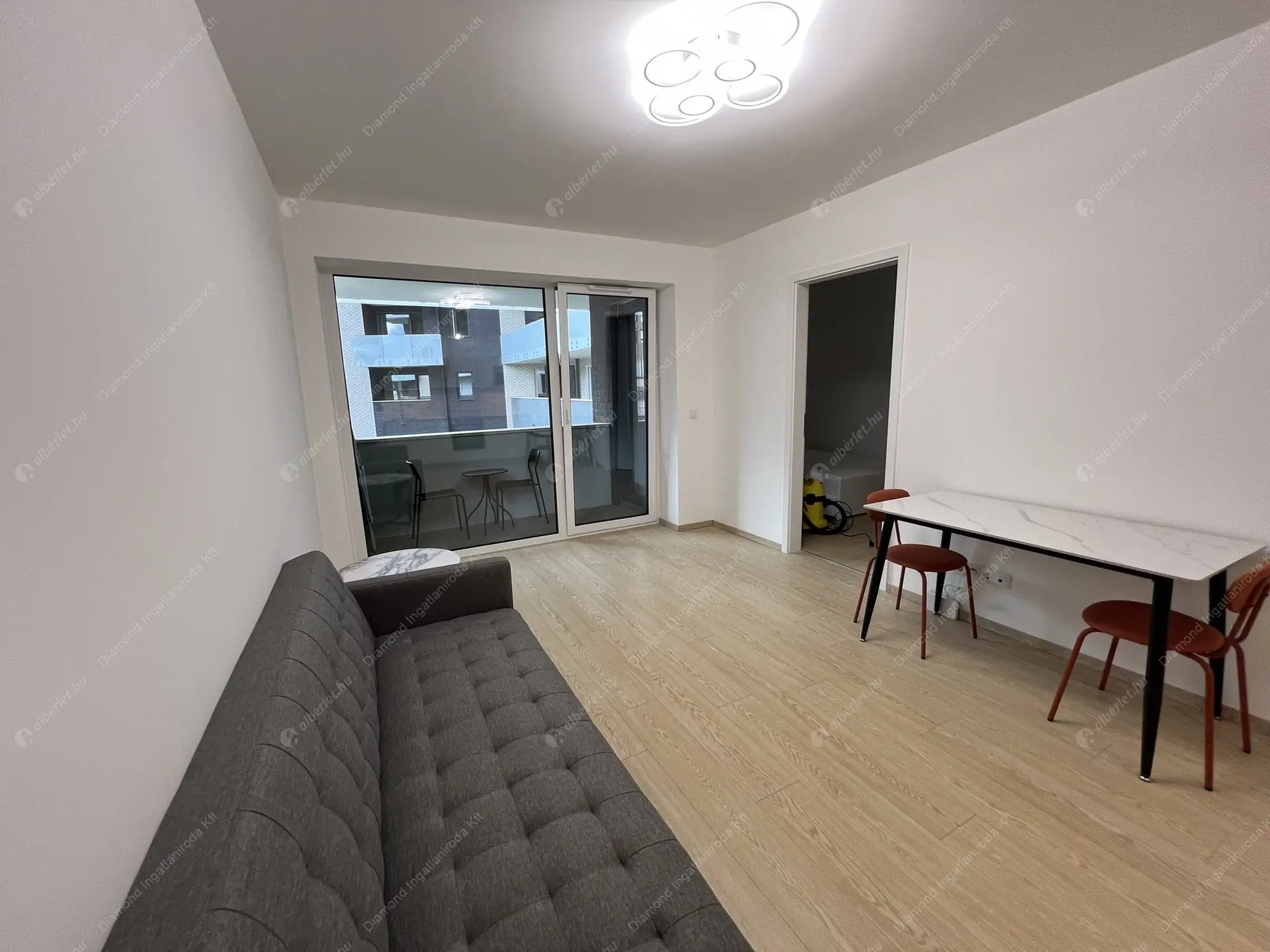 Kiadó albérlet 291000 Ft/hó áron: Budapest, XIII. kerület  Kassák Lajos utca. Mérete: 38 nm, 1 szobás | Alberlet.hu - 6443055