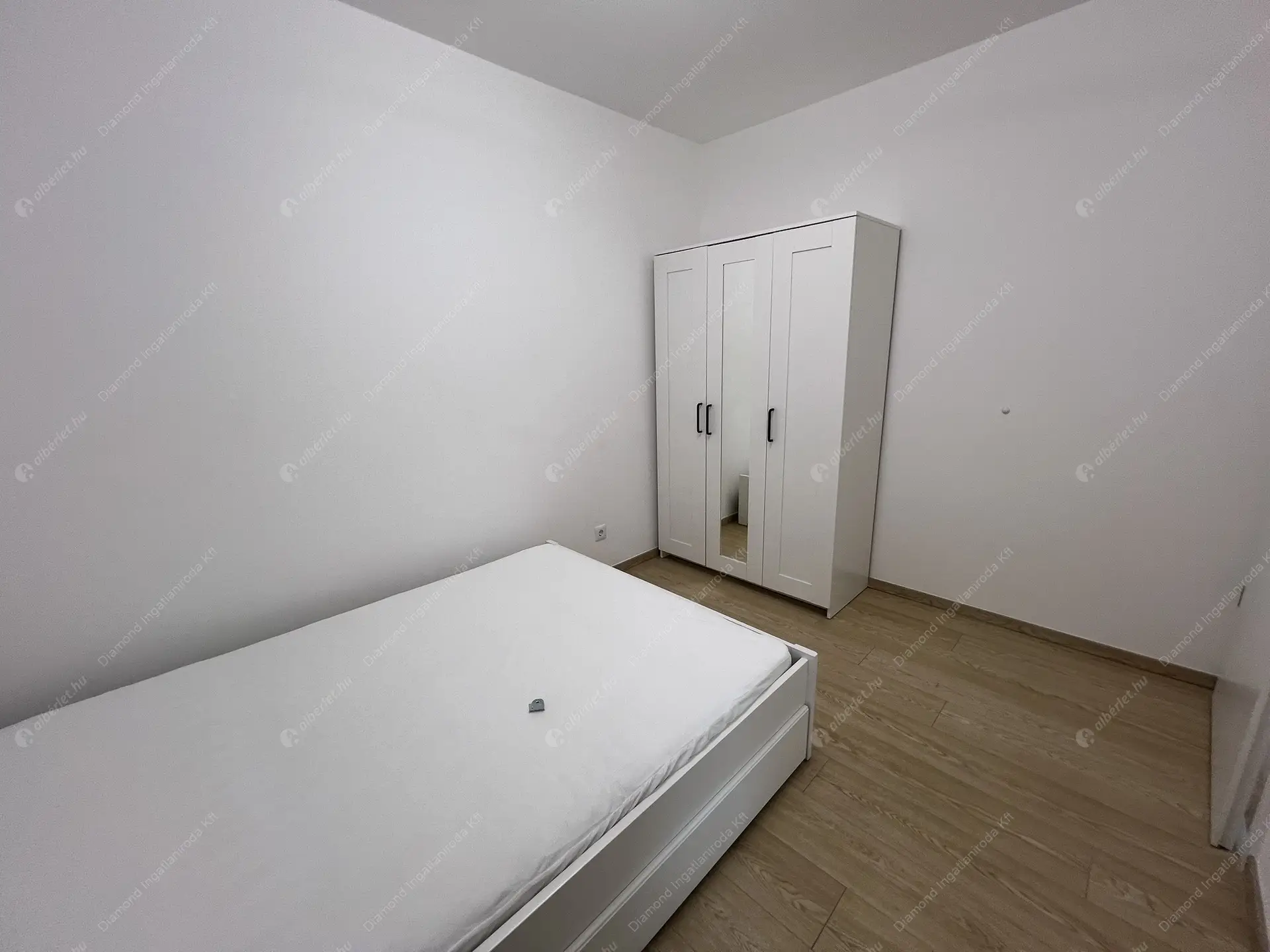 Kiadó albérlet 291000 Ft/hó áron: Budapest, XIII. kerület  Kassák Lajos utca. Mérete: 38 nm, 1 szobás | Alberlet.hu - 6443058