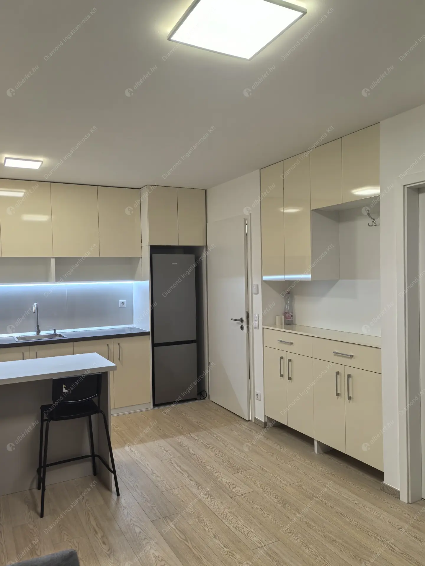 Kiadó albérlet 291000 Ft/hó áron: Budapest, XIII. kerület  Kassák Lajos utca. Mérete: 40 nm, 1 szobás | Alberlet.hu - 6443062