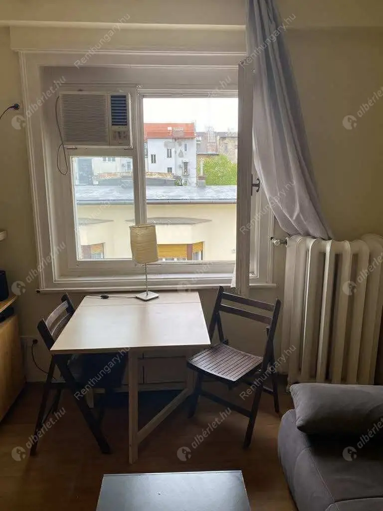 Kiadó albérlet 180000 Ft/hó áron: Budapest, XIII. kerület  Katona József utca. Mérete: 27 nm, 1 szobás | Alberlet.hu - 6571719