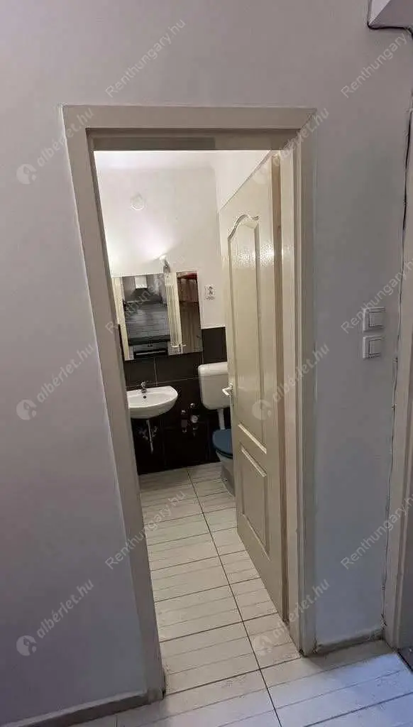 Kiadó albérlet 180000 Ft/hó áron: Budapest, XIII. kerület  Katona József utca. Mérete: 27 nm, 1 szobás | Alberlet.hu - 6571737