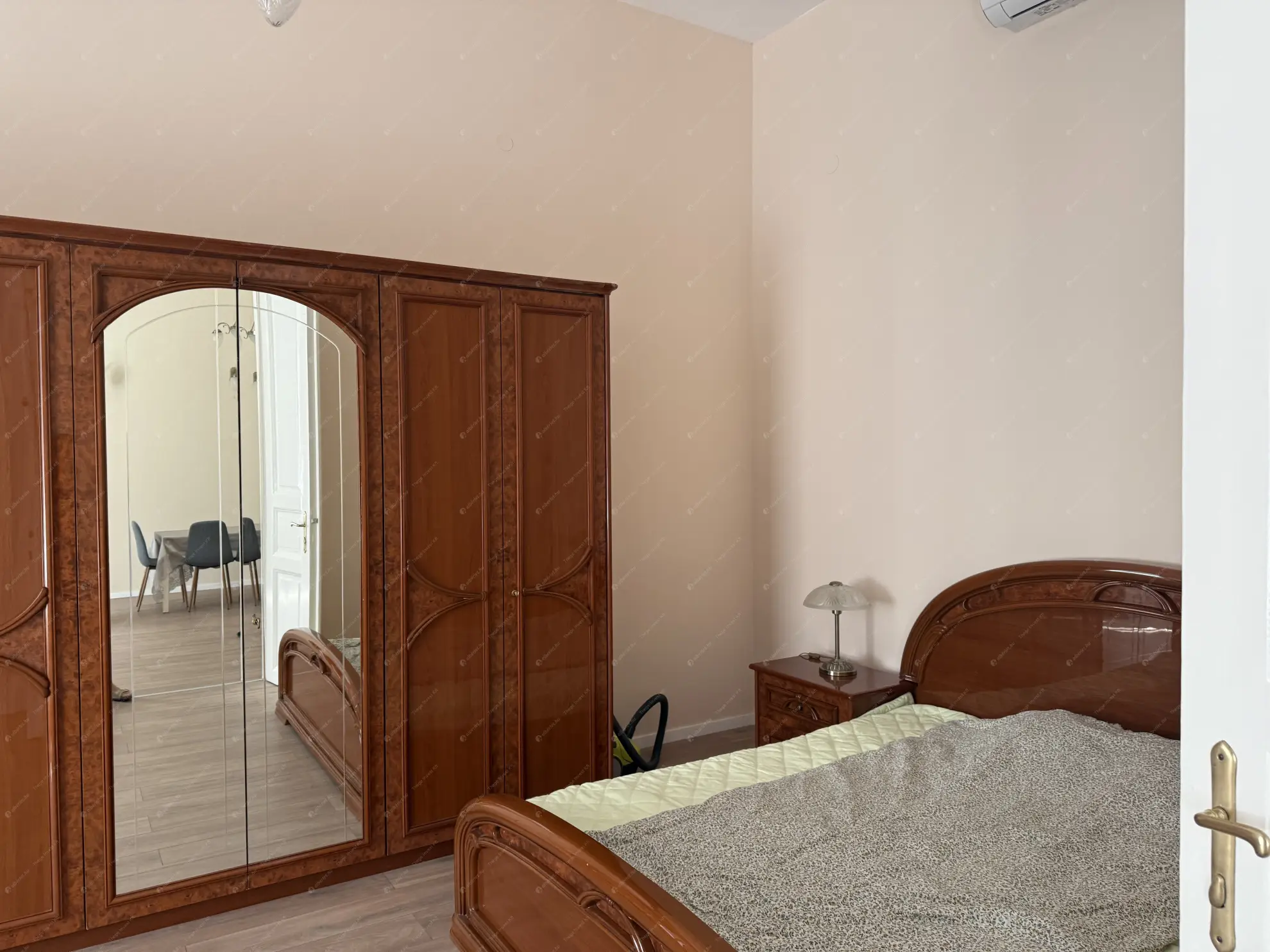 Kiadó albérlet 320000 Ft/hó áron: Budapest, XIII. kerület  Katona József utca. Mérete: 62 nm, 2 szobás | Alberlet.hu - 6576811