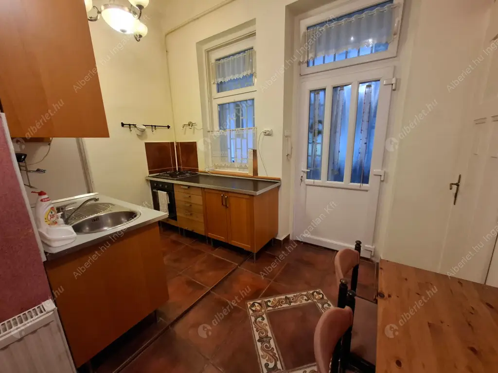 Kiadó albérlet 250000 Ft/hó áron: Budapest, XIII. kerület  Katona József utca. Mérete: 71 nm, 2 szobás | Alberlet.hu - 6593798