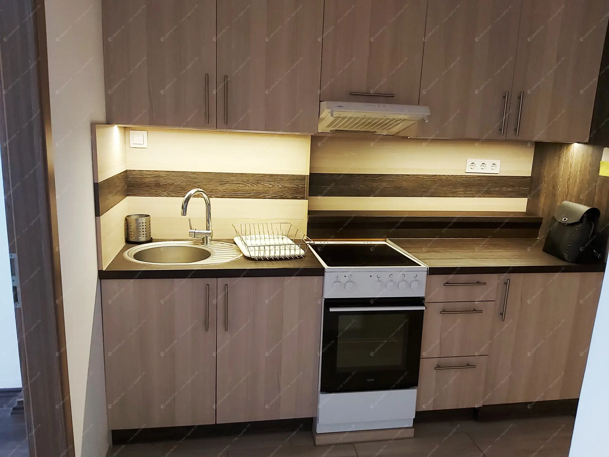 Kiadó albérlet 220000 Ft/hó áron: Budapest, XIII. kerület  Kresz Géza utca. Mérete: 40 nm, 1 szobás | Alberlet.hu - 6577960