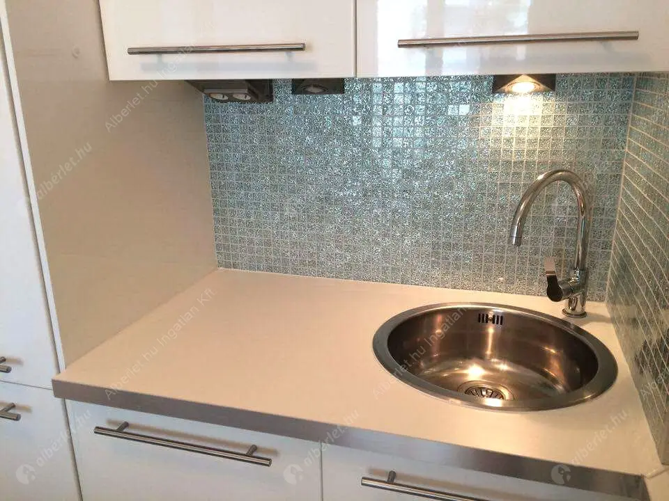 Kiadó albérlet 360000 Ft/hó áron: Budapest, XIII. kerület  Lehel utca. Mérete: 50 nm, 2 szobás | Alberlet.hu - 6516656