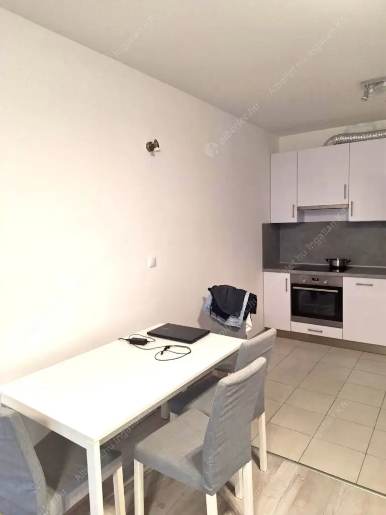 Kiadó albérlet 310000 Ft/hó áron: Budapest, XIII. kerület  Lehel utca. Mérete: 54 nm, 2 szobás | Alberlet.hu - 6629698