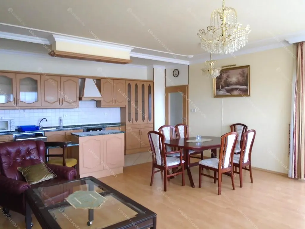 Kiadó albérlet 330000 Ft/hó áron: Budapest, XIII. kerület  Lehel utca. Mérete: 83 nm, 3 szobás | Alberlet.hu - 6702363