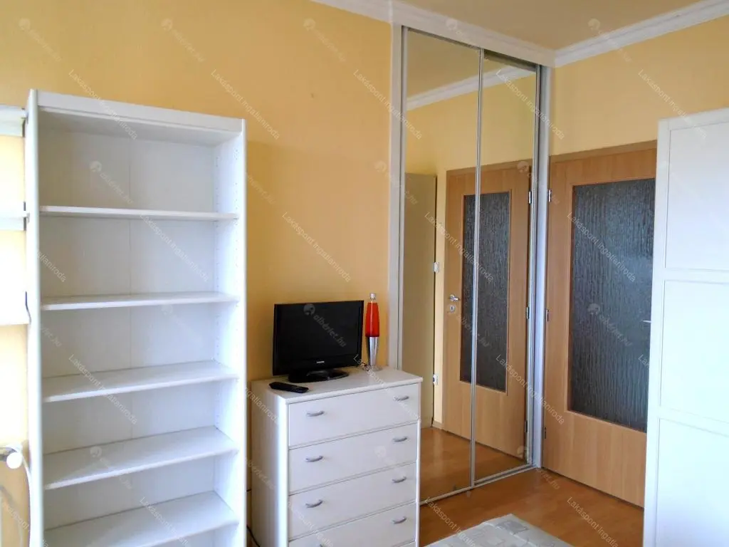 Kiadó albérlet 330000 Ft/hó áron: Budapest, XIII. kerület  Lehel utca. Mérete: 83 nm, 3 szobás | Alberlet.hu - 6702365