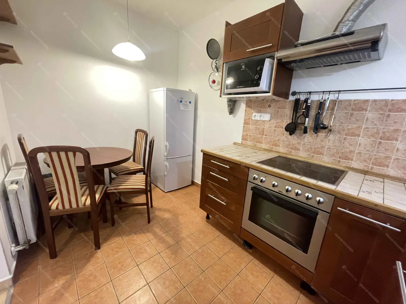 Kiadó albérlet 240000 Ft/hó áron: Budapest, XIII. kerület  Lőportár utca. Mérete: 49 nm, 2 szobás | Alberlet.hu - 6767974