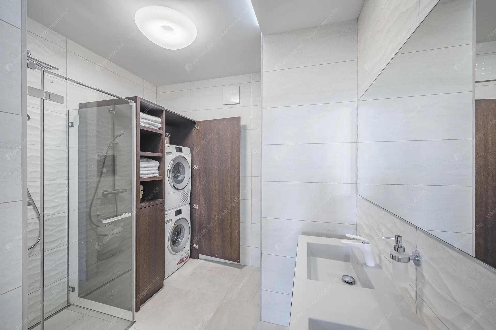 Kiadó albérlet 3418000 Ft/hó áron: Budapest, XIII. kerület  Marina sétány. Mérete: 220 nm, 4 szobás | Alberlet.hu - 5785423