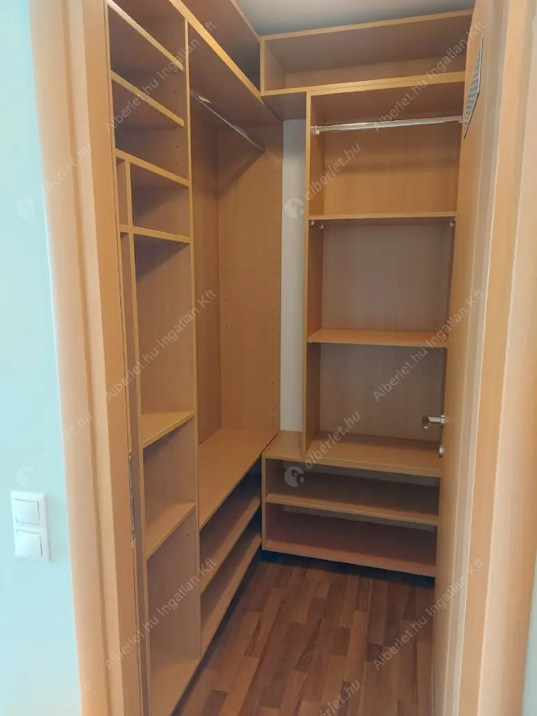 Kiadó albérlet 900000 Ft/hó áron: Budapest, XIII. kerület  Marina sétány. Mérete: 75 nm, 3 szobás | Alberlet.hu - 6584753