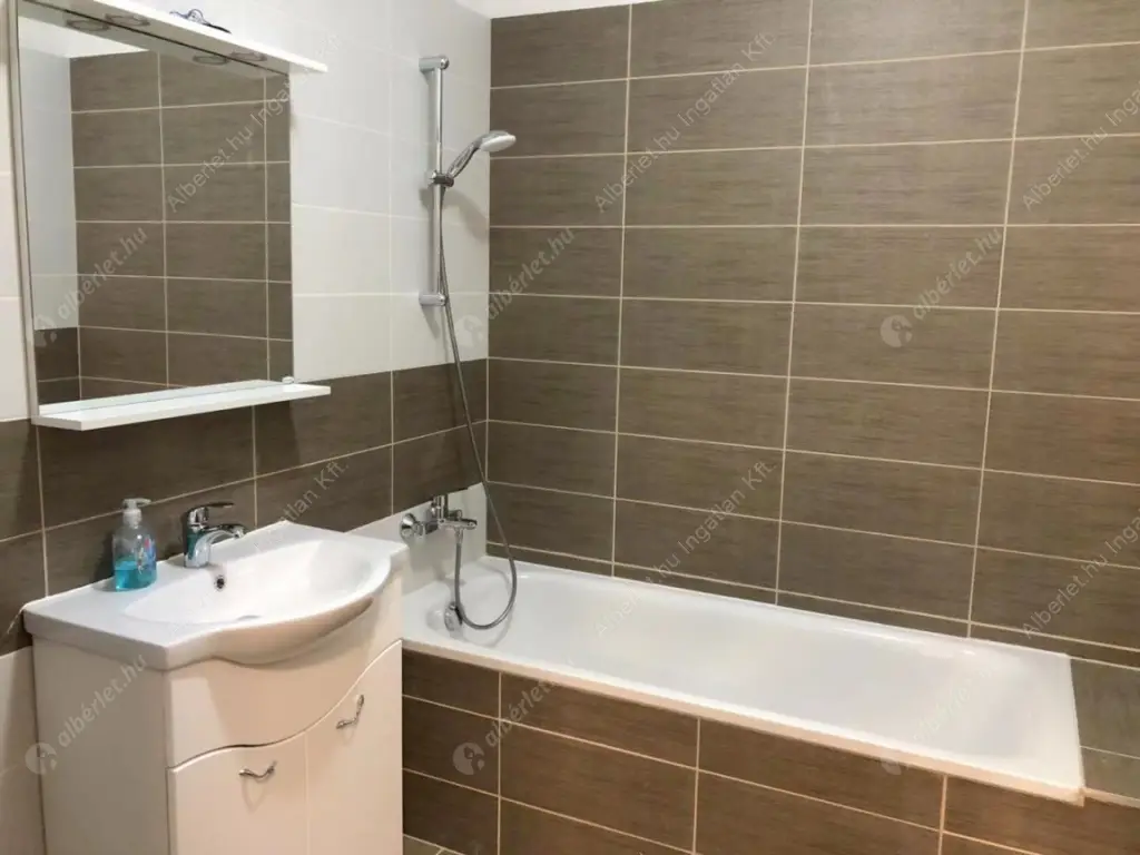 Kiadó albérlet 550000 Ft/hó áron: Budapest, XIII. kerület  Meder utca. Mérete: 81 nm, 4 szobás | Alberlet.hu - 6563447