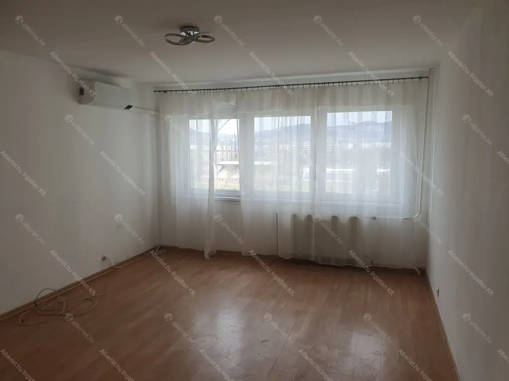 Kiadó albérlet 215000 Ft/hó áron: Budapest, XIII. kerület  Népfürdő utca. Mérete: 36 nm, 1 szobás | Alberlet.hu - 6706505