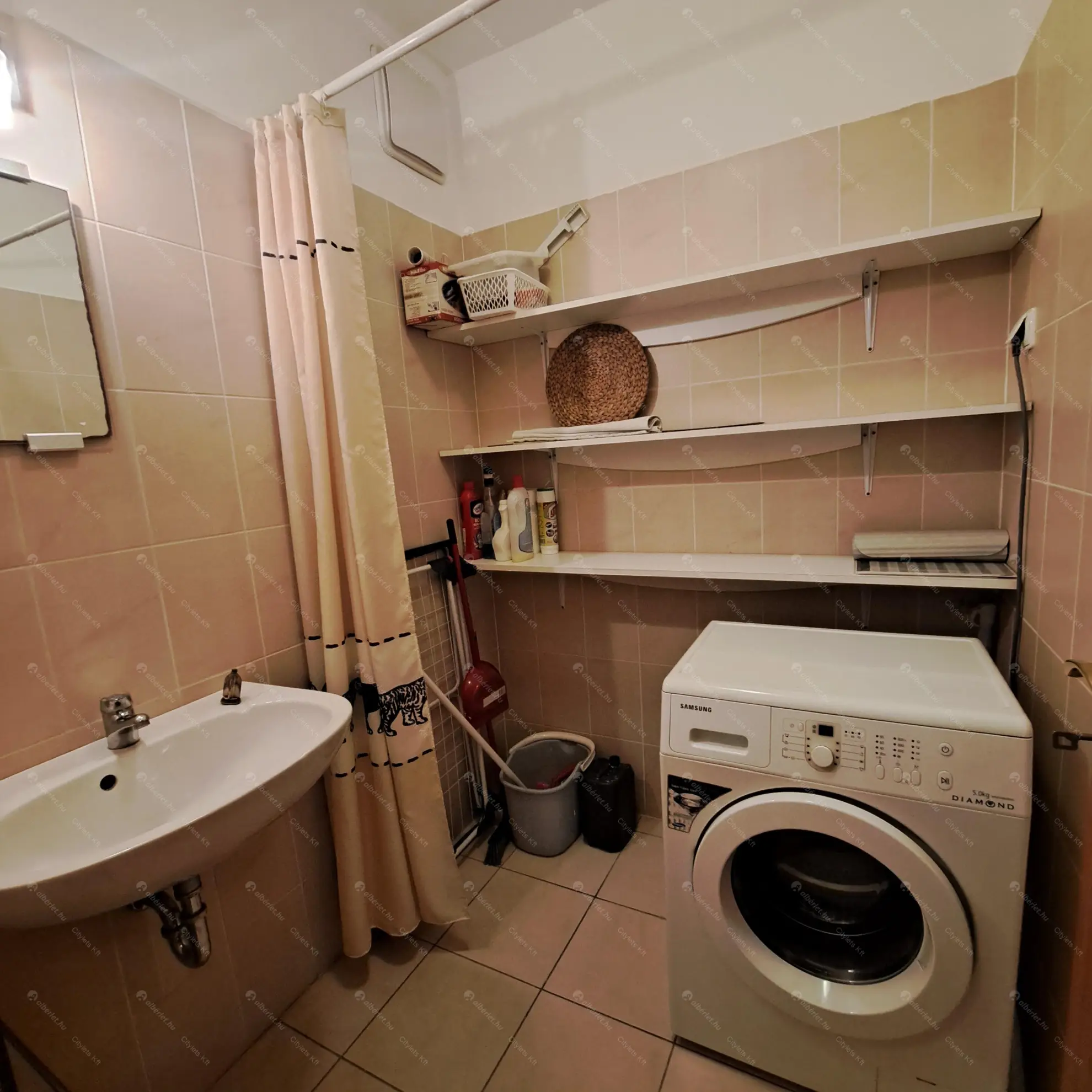 Kiadó albérlet 450000 Ft/hó áron: Budapest, XIII. kerület  Népfürdő utca. Mérete: 70 nm, 3 szobás | Alberlet.hu - 6614775