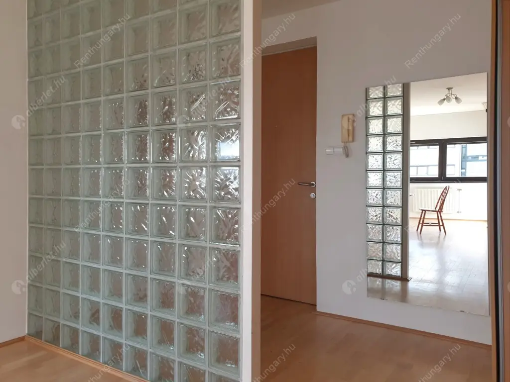 Kiadó albérlet 470000 Ft/hó áron: Budapest, XIII. kerület  Népfürdő utca. Mérete: 81 nm, 3 szobás | Alberlet.hu - 6285654