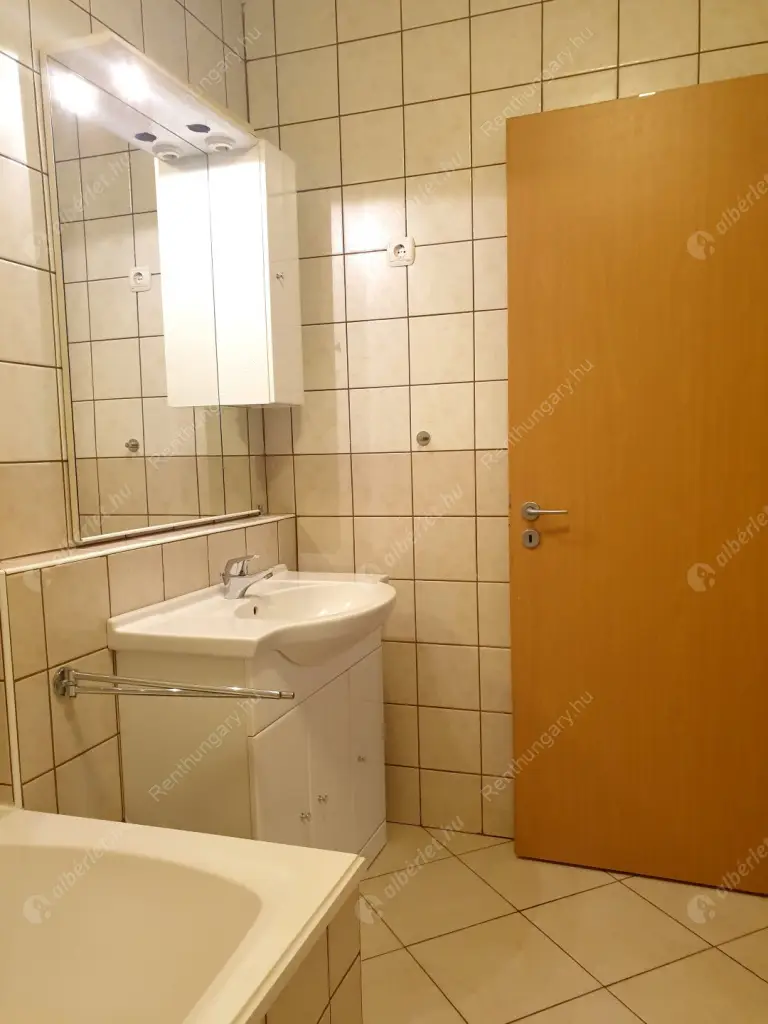 Kiadó albérlet 460000 Ft/hó áron: Budapest, XIII. kerület  Népfürdő utca. Mérete: 81 nm, 3 szobás | Alberlet.hu - 6609881