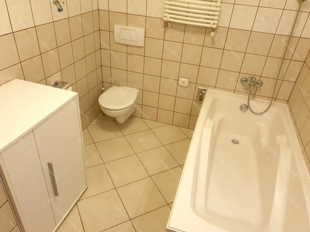 Kiadó albérlet 460000 Ft/hó áron: Budapest, XIII. kerület  Népfürdő utca. Mérete: 81 nm, 3 szobás | Alberlet.hu - 6678588