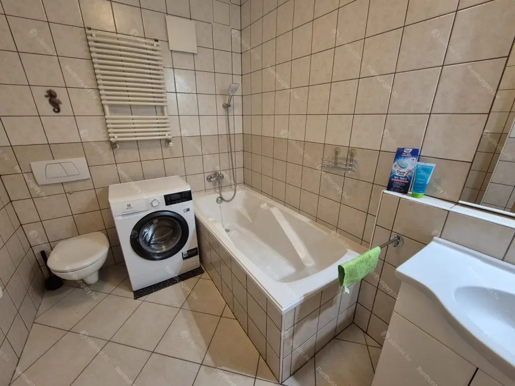 Kiadó albérlet 460000 Ft/hó áron: Budapest, XIII. kerület  Népfürdő utca. Mérete: 81 nm, 3 szobás | Alberlet.hu - 6691985