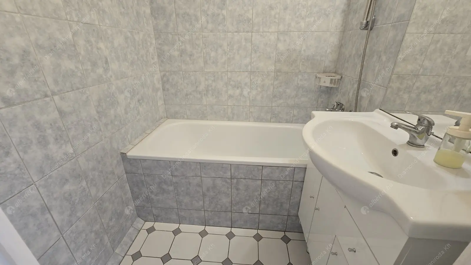 Kiadó albérlet 419000 Ft/hó áron: Budapest, XIII. kerület  Népfürdő utca. Mérete: 81 nm, 3 szobás | Alberlet.hu - 6635083