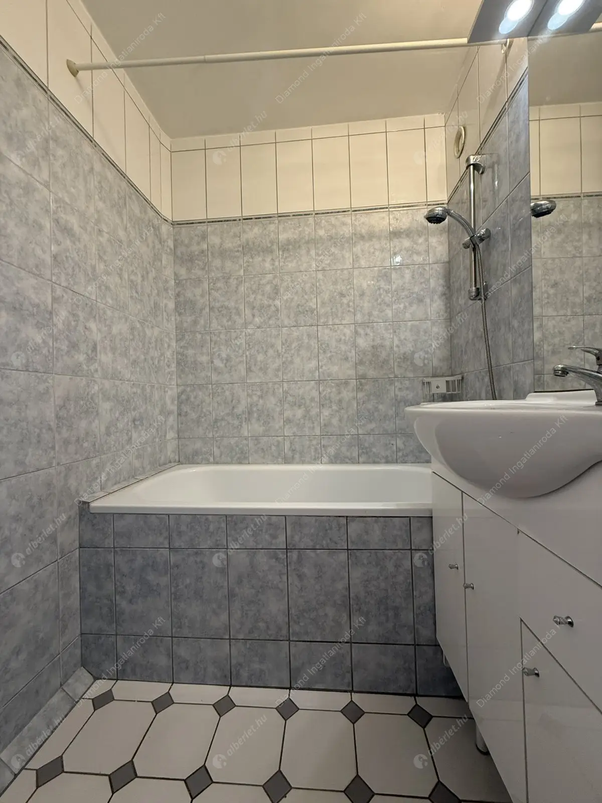 Kiadó albérlet 419000 Ft/hó áron: Budapest, XIII. kerület  Népfürdő utca. Mérete: 81 nm, 3 szobás | Alberlet.hu - 6635097