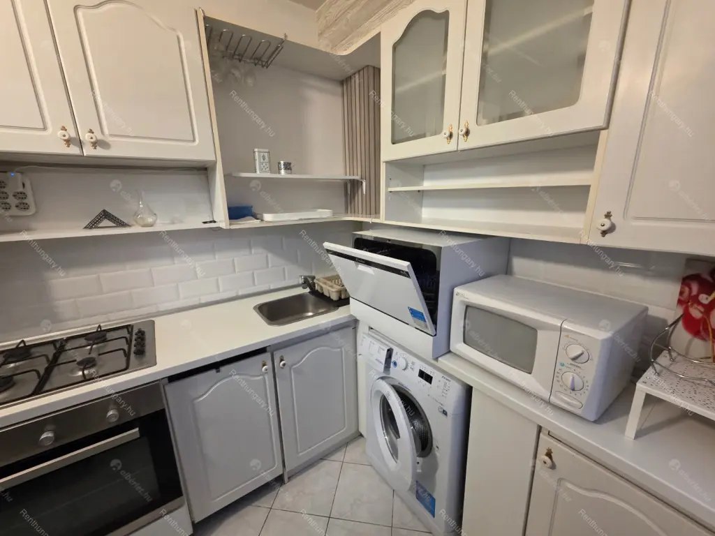 Kiadó albérlet 379000 Ft/hó áron: Budapest, XIII. kerület  Népfürdő utca. Mérete: 81 nm, 3 szobás | Alberlet.hu - 6642722