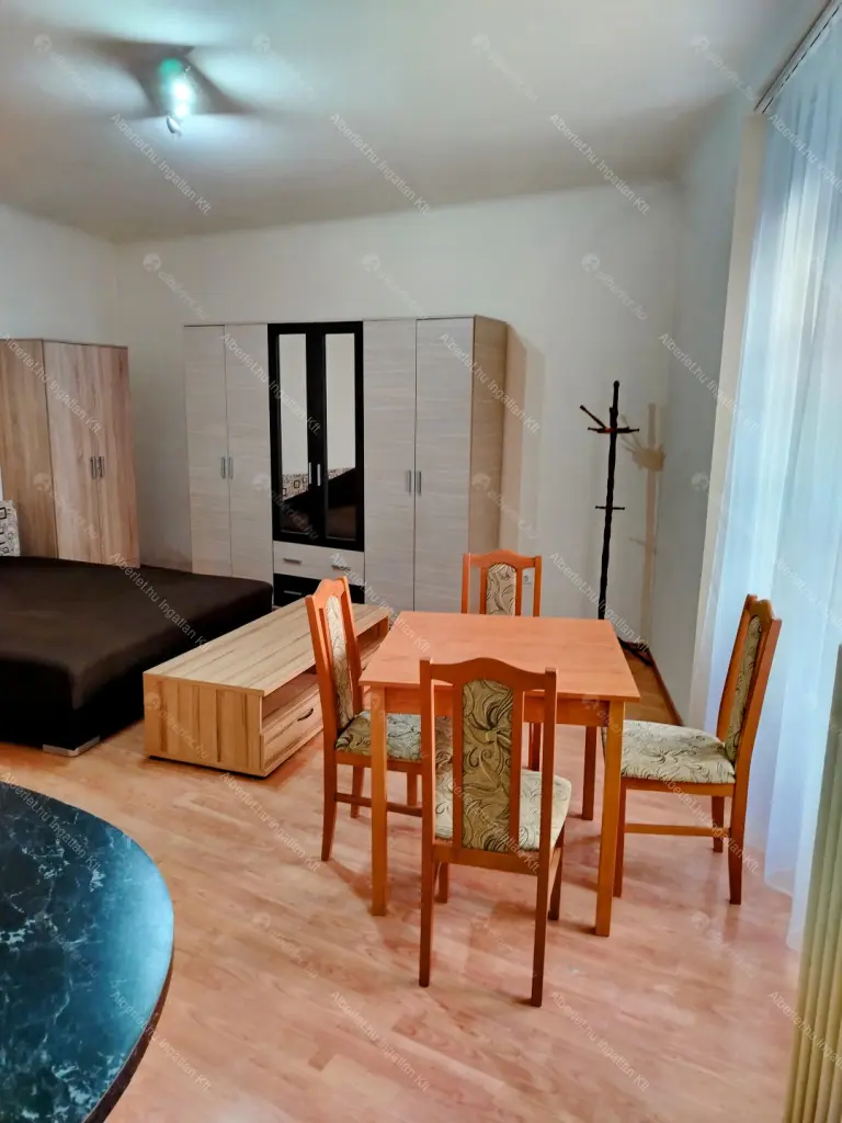 Kiadó albérlet 180000 Ft/hó áron: Budapest, XIII. kerület  Pannónia utca. Mérete: 36 nm, 1 szobás | Alberlet.hu - 6706734