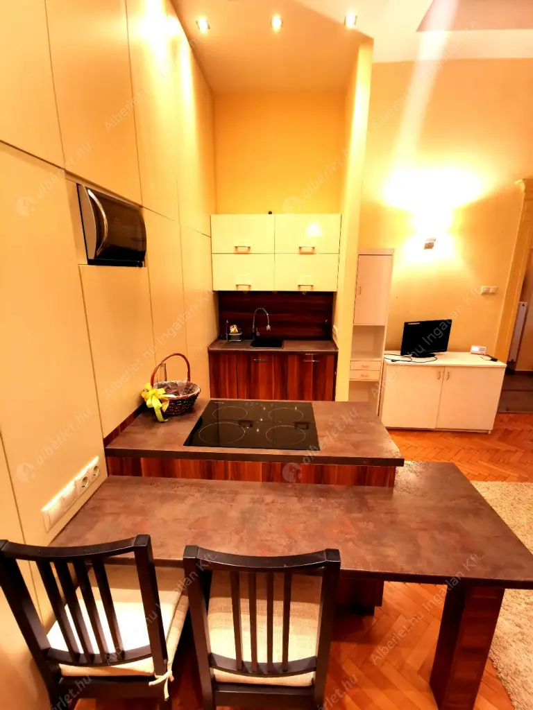 Kiadó albérlet 240000 Ft/hó áron: Budapest, XIII. kerület  Pannónia utca. Mérete: 38 nm, 1 szobás | Alberlet.hu - 6624052