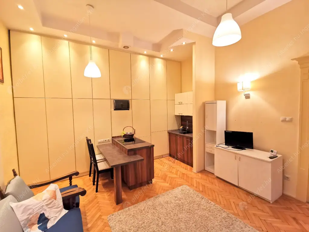 Kiadó albérlet 240000 Ft/hó áron: Budapest, XIII. kerület  Pannónia utca. Mérete: 38 nm, 1 szobás | Alberlet.hu - 6628169