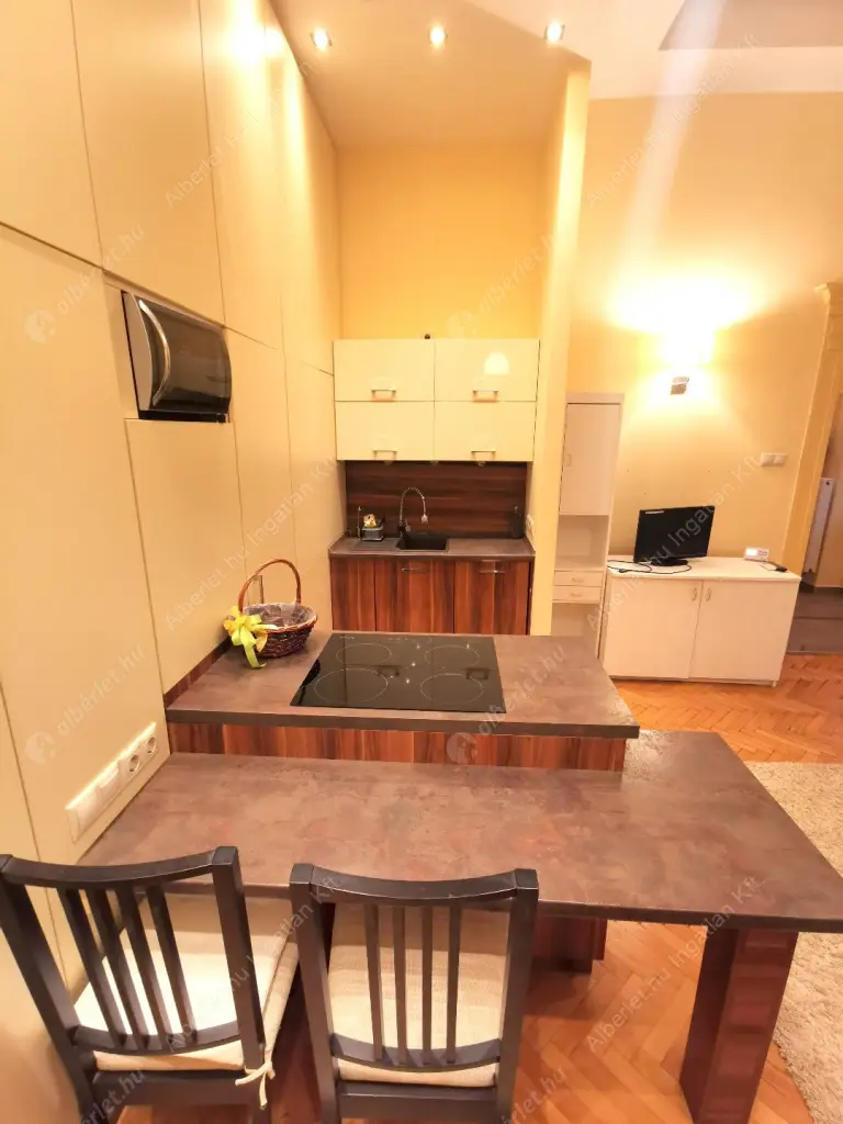 Kiadó albérlet 240000 Ft/hó áron: Budapest, XIII. kerület  Pannónia utca. Mérete: 38 nm, 1 szobás | Alberlet.hu - 6628171