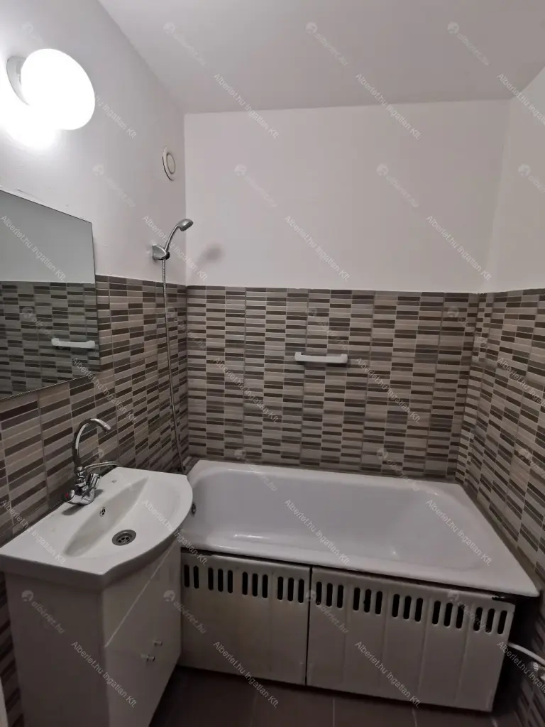 Kiadó albérlet 279000 Ft/hó áron: Budapest, XIII. kerület  Pannónia utca. Mérete: 58 nm, 1 szobás | Alberlet.hu - 6682970