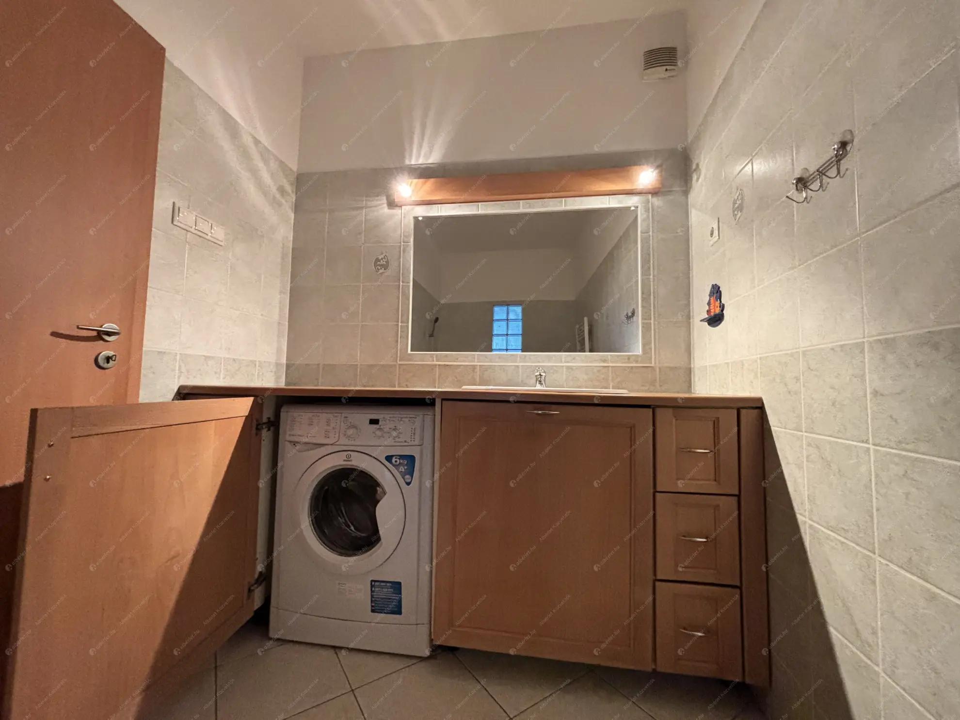 Kiadó albérlet 200000 Ft/hó áron: Budapest, XIII. kerület  Pap Károly utca. Mérete: 44 nm, 1 szobás | Alberlet.hu - 6636759